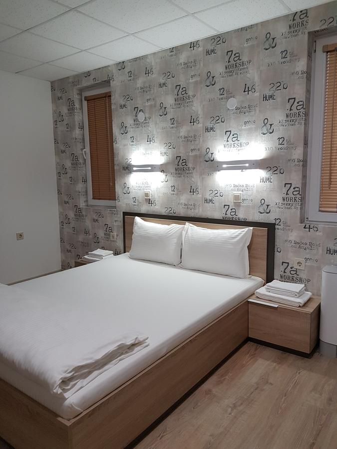 Pansion Storgozia Aparthotel Pleven ภายนอก รูปภาพ