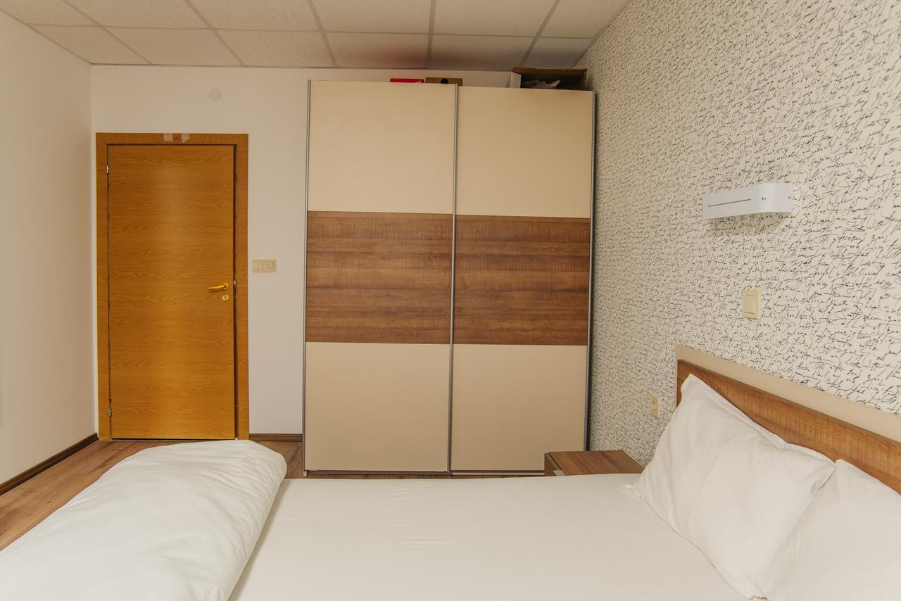 Pansion Storgozia Aparthotel Pleven ภายนอก รูปภาพ